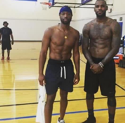 在压力下保 在压力下保